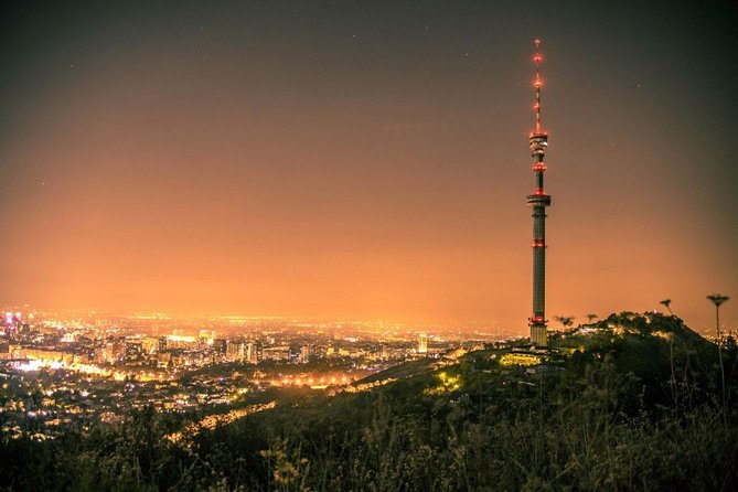 5 hours Private City Tour inclusive Kok Tobe - Kok Tobe Hill: the skyline stop with Beatles statues and kid-friendly distractions