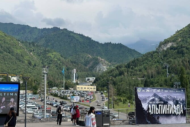 Almaty city tour and Medeu-Shymbulak-Koktobe-Green Bazar - Shymbulak Ski Resort: Cable-Car Views and Year-Round Options