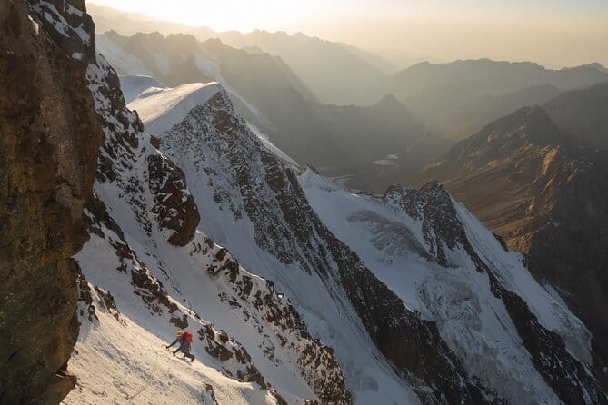 Altyn Emel National Park 2-day small-group jeep tour - Day 2: Aktau Mountains Viewpoints and the Katutau Climb