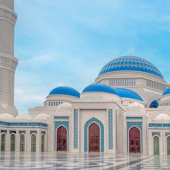 Astana City Tour: Certified Guide+Winetasting+All Inclusive - Khan Shatyr Entertainment Center, first photo stop