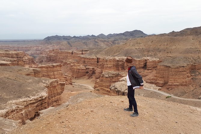 Charyn canyon - Charyn River Breaks: Sitting Down Is Part of the Point