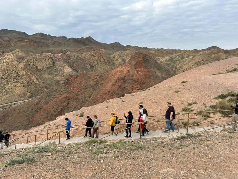 From Almaty: Charyn Canyon Full-Day Trip with Boxed Lunch - Entering the canyon: where the scenery turns into a geology lesson