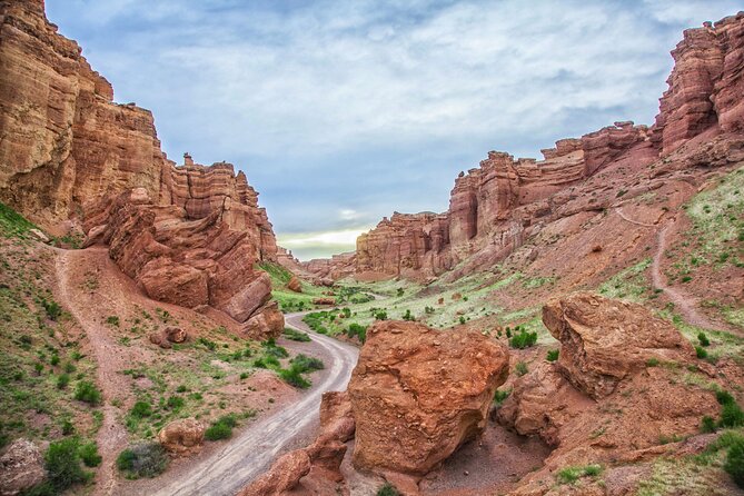 Personalized guided Car Tours to Charyn Canyon & Kolsay Lake - Why Charyn Canyon plus Kolsay Lakes works in one day