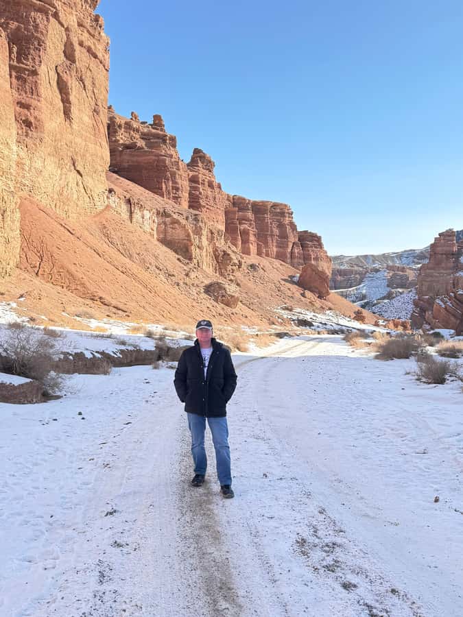 Priviate car tour to Charyn Canyon and Kolsay lake - Almaty to Charyn Canyon: the 3-hour drive with WiFi and stories