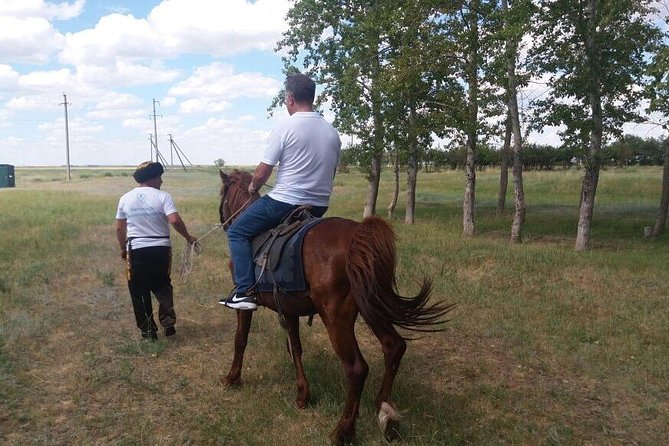 Trip to Kazakh family of Eagle hunters in Astana (6 hours) - Horseback riding: plan for movement and comfort