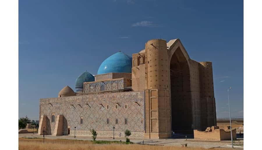 Turkestan Gloriously Isolated - Day Tour from Tashkent - Lunch stops, real-world budgets, and where to eat